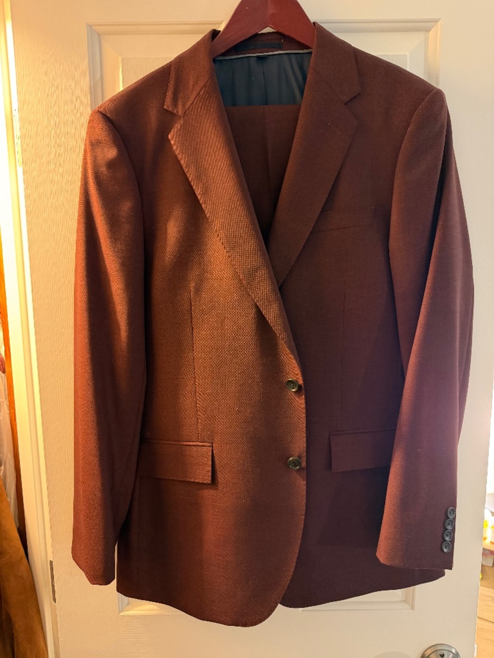 Maroon men’s crew suit new with tags